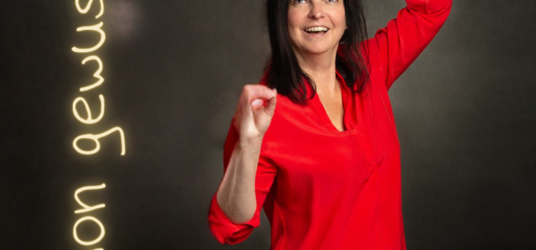 Inhouse-Schulungen der IHK Akademie Niederbayern, begleitet durch erfahrene Trainer:innen, verbinden Fachlichkeit mit Menschlichkeit, Struktur mit Flexibilität und Wissen mit echter Praxisnähe.